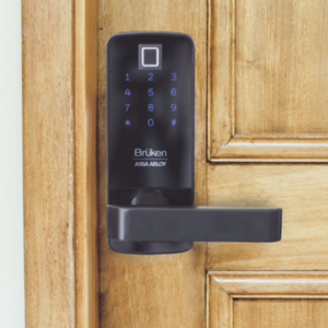 Cerradura Digital con Manija y Biometría: Huella, Código y Tarjeta para Puertas de Madera